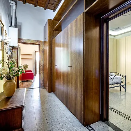 Apartment Yid Laura Florence