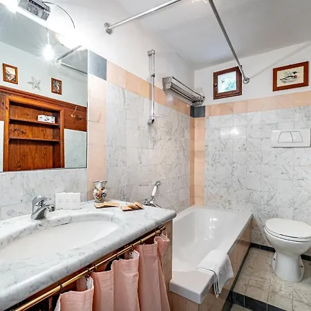 Apartment Yid Laura *